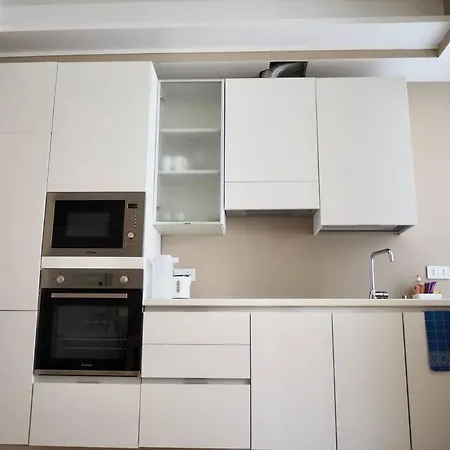 Modern Vicino Al Centro Con Parcheggio Gratuito Apartment *